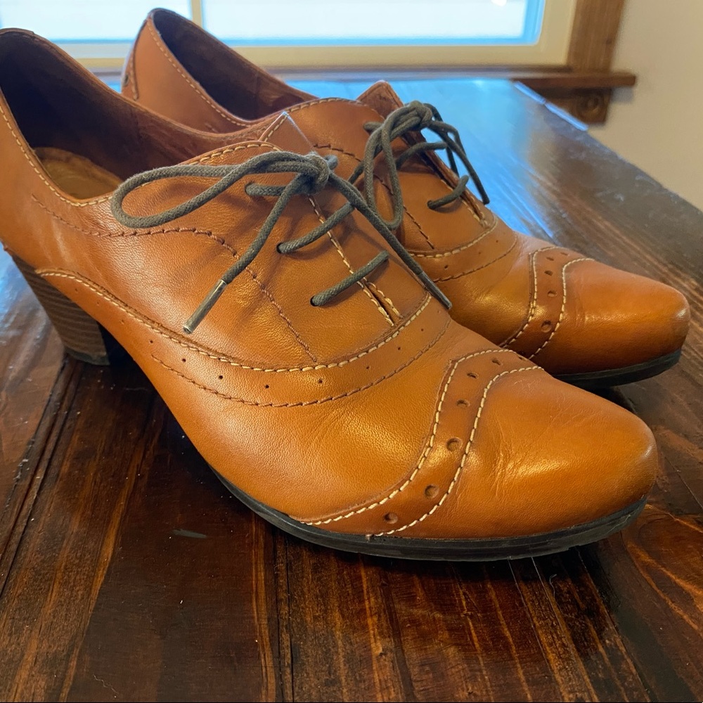 Gorgeous like new Pikolinos heeled oxford wingtip size 9.5